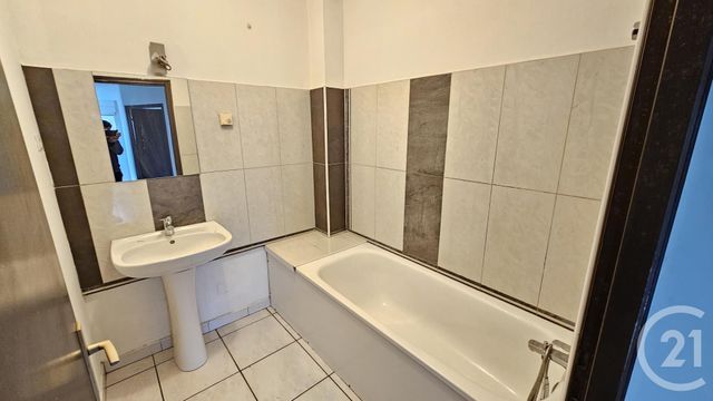 Appartement F2 &agrave; louer - 2 pi&egrave;ces - 58,14 m2 - Franois - 25 - FRANCHE-COMTE