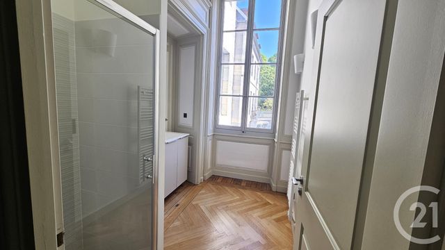Appartement F4 &agrave; louer - 3 pi&egrave;ces - 107 m2 - Besancon - 25 - FRANCHE-COMTE