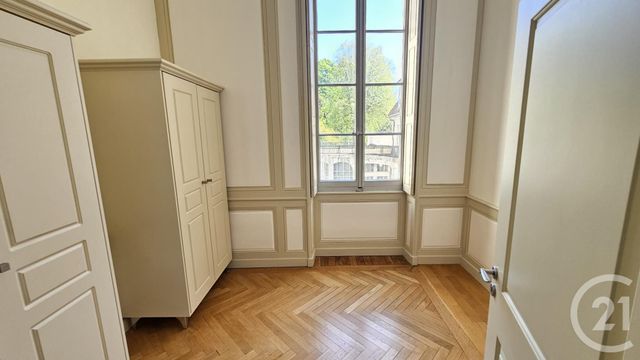 Appartement F4 &agrave; louer - 3 pi&egrave;ces - 107 m2 - Besancon - 25 - FRANCHE-COMTE
