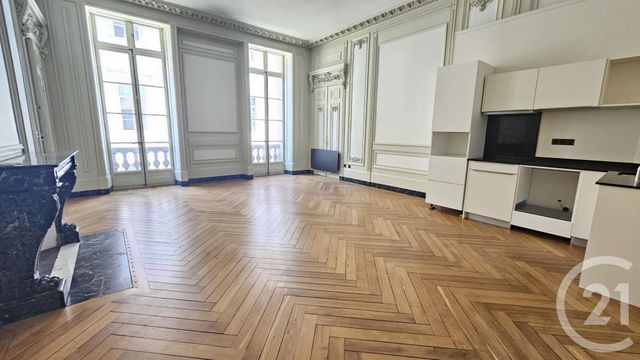 Appartement F4 &agrave; louer - 3 pi&egrave;ces - 107 m2 - Besancon - 25 - FRANCHE-COMTE