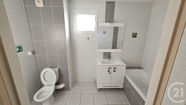 Appartement F3 &agrave; louer - 3 pi&egrave;ces - 64 m2 - Besancon - 25 - FRANCHE-COMTE