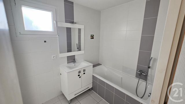 Appartement F3 &agrave; louer - 3 pi&egrave;ces - 64 m2 - Besancon - 25 - FRANCHE-COMTE