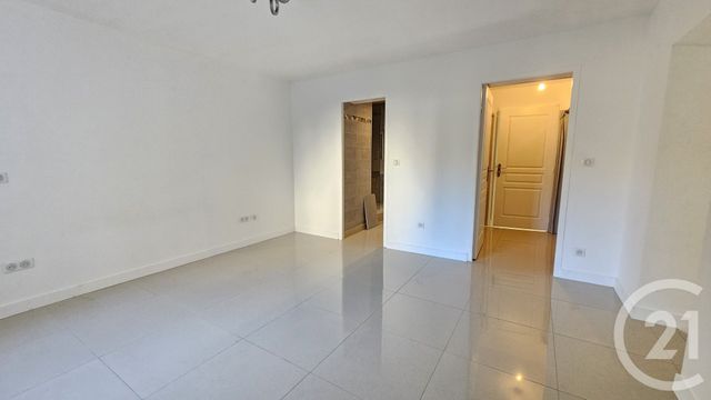 Appartement F2 &agrave; louer - 2 pi&egrave;ces - 75,12 m2 - Roche Lez Beaupre - 25 - FRANCHE-COMTE