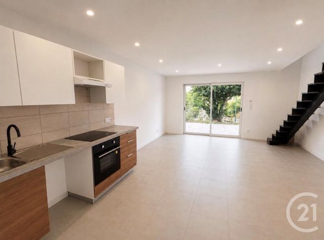 Appartement T3 &agrave; louer - 3 pi&egrave;ces - 73 m2 - Ecole Valentin - 25 - FRANCHE-COMTE
