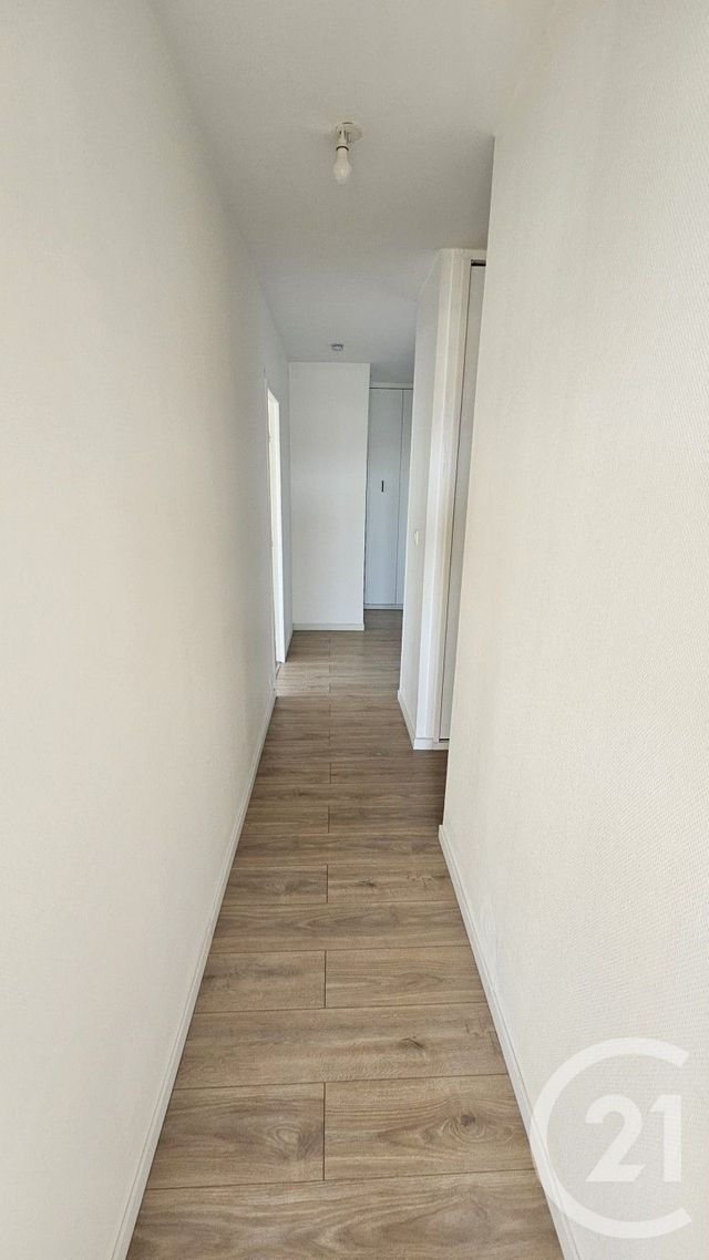 Appartement F3 &agrave; louer - 3 pi&egrave;ces - 73,50 m2 - Besancon - 25 - FRANCHE-COMTE