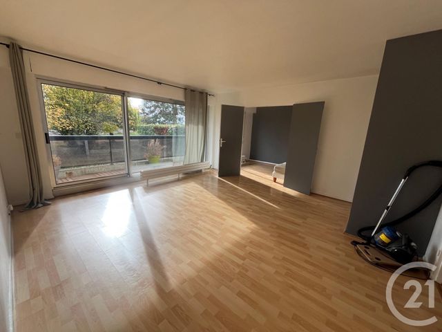 Appartement à vendre - 4 pièces - 75,11 m2 - Evry - 91 - ILE-DE-FRANCE