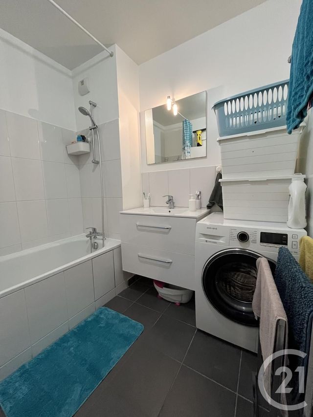 Appartement F3 à vendre - 3 pièces - 63,60 m2 - Evry - 91 - ILE-DE-FRANCE