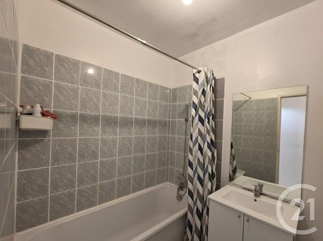 Appartement F3 à vendre - 3 pièces - 65,67 m2 - Evry - 91 - ILE-DE-FRANCE