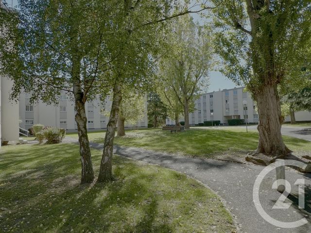 Appartement F4 à vendre - 4 pièces - 72,95 m2 - Evry - 91 - ILE-DE-FRANCE