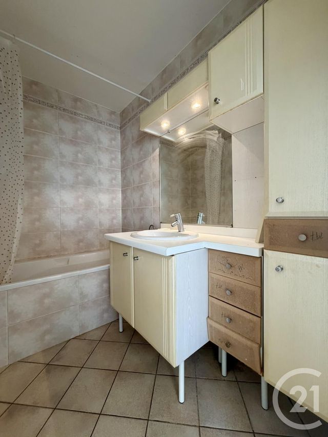 Appartement F4 &agrave; louer - 4 pi&egrave;ces - 76,26 m2 - Evry - 91 - ILE-DE-FRANCE