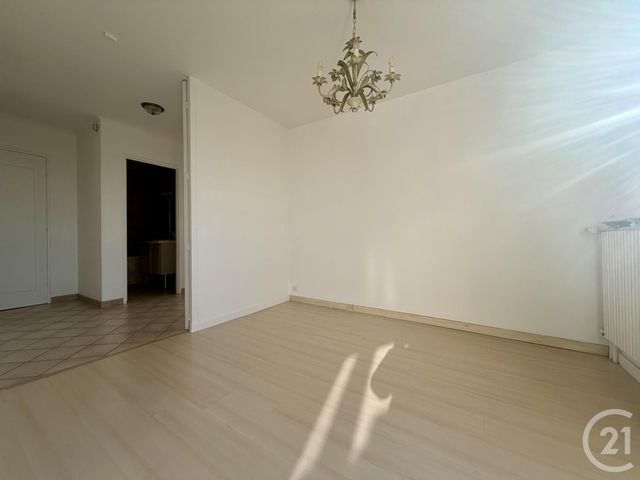 Appartement F4 &agrave; louer - 4 pi&egrave;ces - 76,26 m2 - Evry - 91 - ILE-DE-FRANCE