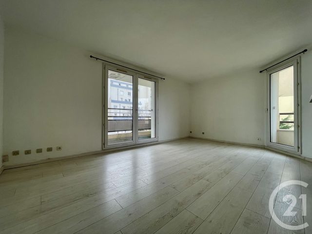 Appartement F3 &agrave; louer - 3 pi&egrave;ces - 54,86 m2 - Evry - 91 - ILE-DE-FRANCE