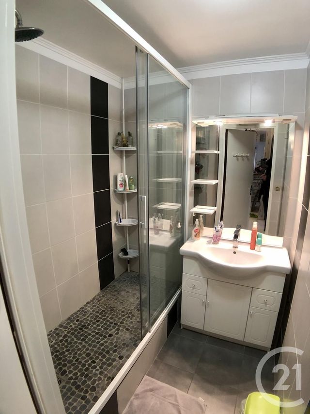 Appartement F3 &agrave; louer - 3 pi&egrave;ces - 54,86 m2 - Evry - 91 - ILE-DE-FRANCE