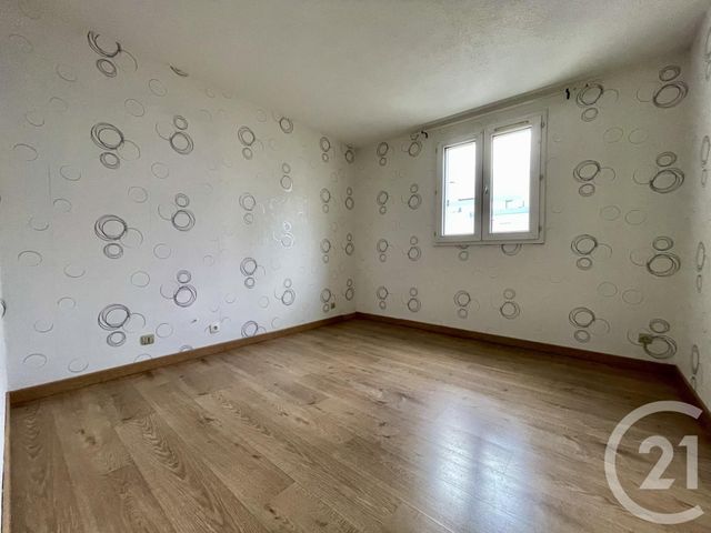 Appartement F3 &agrave; louer - 3 pi&egrave;ces - 54,86 m2 - Evry - 91 - ILE-DE-FRANCE