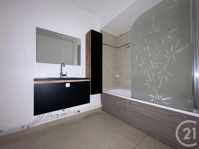 Appartement F3 &agrave; louer - 3 pi&egrave;ces - 55,61 m2 - Evry - 91 - ILE-DE-FRANCE