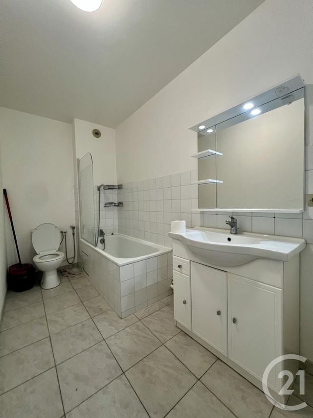 Appartement F2 &agrave; louer - 2 pi&egrave;ces - 38,50 m2 - Savigny Sur Orge - 91 - ILE-DE-FRANCE