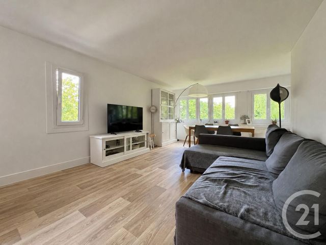 Appartement F5 &agrave; louer - 5 pi&egrave;ces - 93,90 m2 - Evry - 91 - ILE-DE-FRANCE