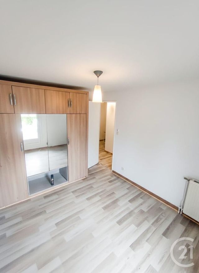 Maison &agrave; louer - 5 pi&egrave;ces - 90,18 m2 - Evry - 91 - ILE-DE-FRANCE