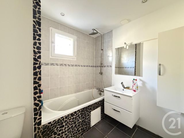 Maison &agrave; louer - 5 pi&egrave;ces - 90,18 m2 - Evry - 91 - ILE-DE-FRANCE