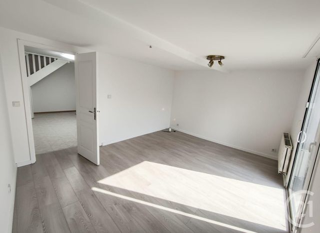 Maison &agrave; louer - 5 pi&egrave;ces - 90,18 m2 - Evry - 91 - ILE-DE-FRANCE
