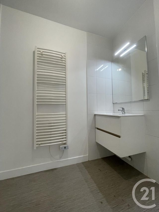 Appartement F3 &agrave; louer - 3 pi&egrave;ces - 63 m2 - Evry - 91 - ILE-DE-FRANCE
