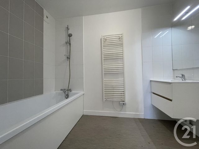 Appartement F3 &agrave; louer - 3 pi&egrave;ces - 63 m2 - Evry - 91 - ILE-DE-FRANCE
