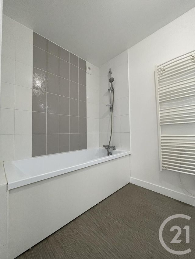 Appartement F3 &agrave; louer - 3 pi&egrave;ces - 63 m2 - Evry - 91 - ILE-DE-FRANCE