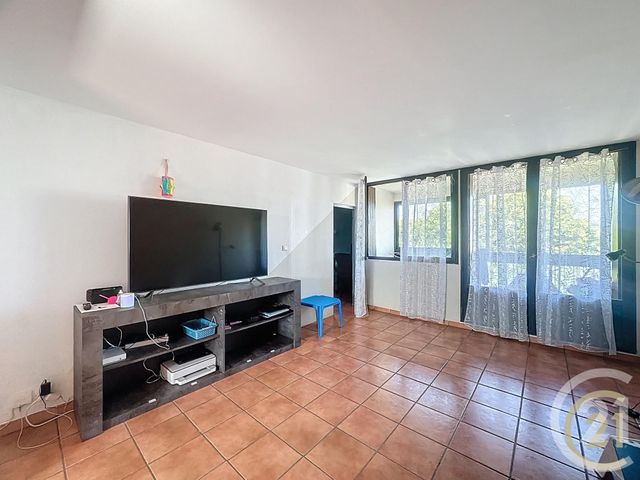 Appartement T4 à vendre - 4 pièces - 73,40 m2 - Arles - 13 - PROVENCE-ALPES-COTE-D-AZUR