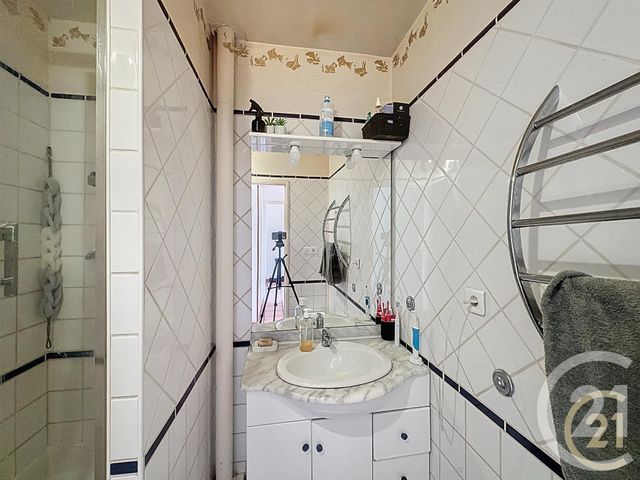 Appartement T4 à vendre - 4 pièces - 73,40 m2 - Arles - 13 - PROVENCE-ALPES-COTE-D-AZUR