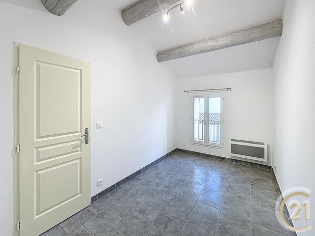 Appartement T3 à vendre - 3 pièces - 46,63 m2 - St Martin De Crau - 13 - PROVENCE-ALPES-COTE-D-AZUR