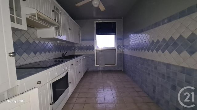 Appartement T3 &agrave; louer - 3 pi&egrave;ces - 61,90 m2 - Arles - 13 - PROVENCE-ALPES-COTE-D-AZUR