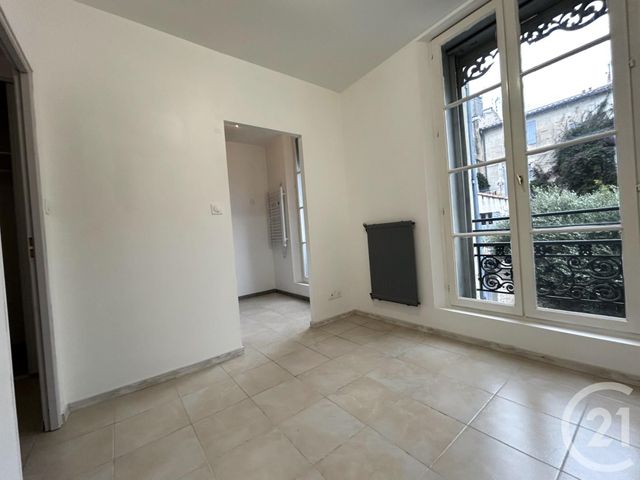 Appartement T2 &agrave; louer - 2 pi&egrave;ces - 50 m2 - Arles - 13 - PROVENCE-ALPES-COTE-D-AZUR