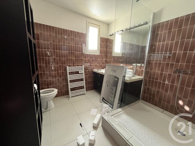 Appartement F4 &agrave; louer - 4 pi&egrave;ces - 72,30 m2 - Arles - 13 - PROVENCE-ALPES-COTE-D-AZUR