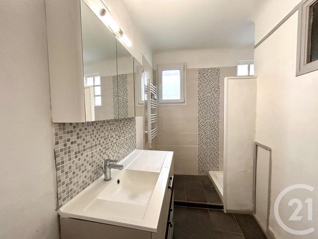 Appartement &agrave; louer - 3 pi&egrave;ces - 58 m2 - Arles - 13 - PROVENCE-ALPES-COTE-D-AZUR