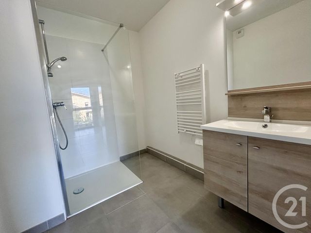 Appartement F2 &agrave; louer - 2 pi&egrave;ces - 40 m2 - Arles - 13 - PROVENCE-ALPES-COTE-D-AZUR