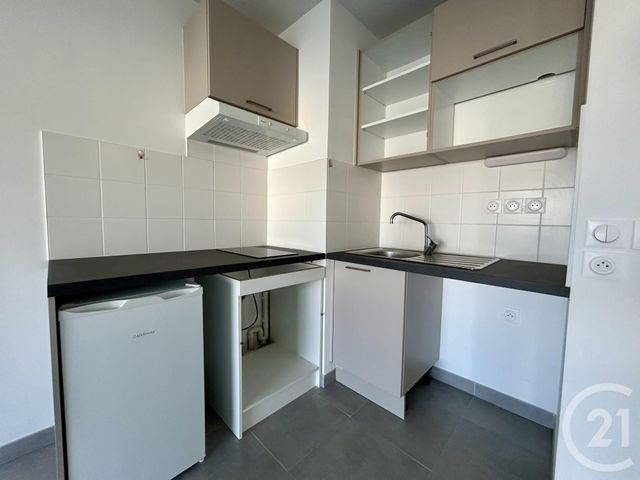 Appartement F2 &agrave; louer - 2 pi&egrave;ces - 40 m2 - Arles - 13 - PROVENCE-ALPES-COTE-D-AZUR