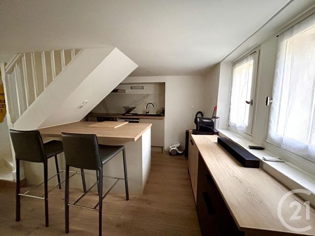 Appartement T2 &agrave; louer - 2 pi&egrave;ces - 49,97 m2 - Arles - 13 - PROVENCE-ALPES-COTE-D-AZUR