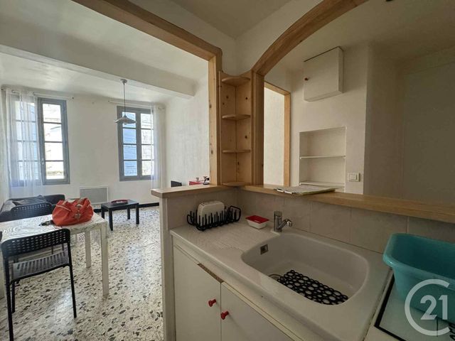 Appartement T2 &agrave; louer - 2 pi&egrave;ces - 35 m2 - Arles - 13 - PROVENCE-ALPES-COTE-D-AZUR
