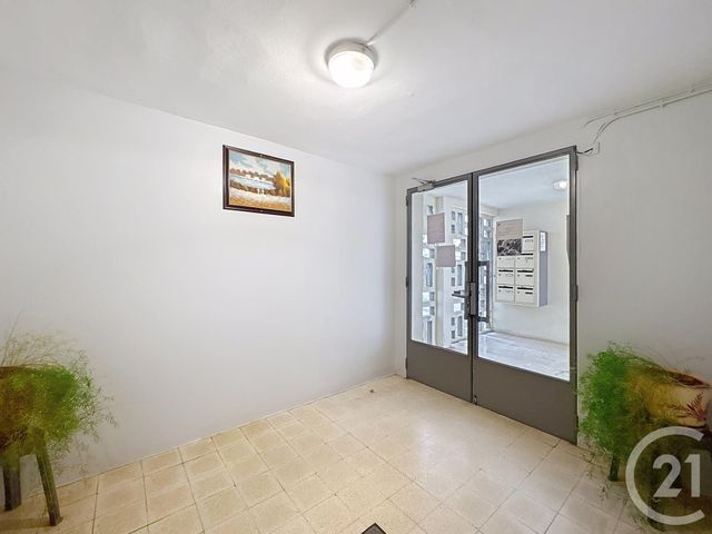 Appartement F4 &agrave; vendre - 4 pi&egrave;ces - 63,34 m2 - Arles - 13 - PROVENCE-ALPES-COTE-D-AZUR