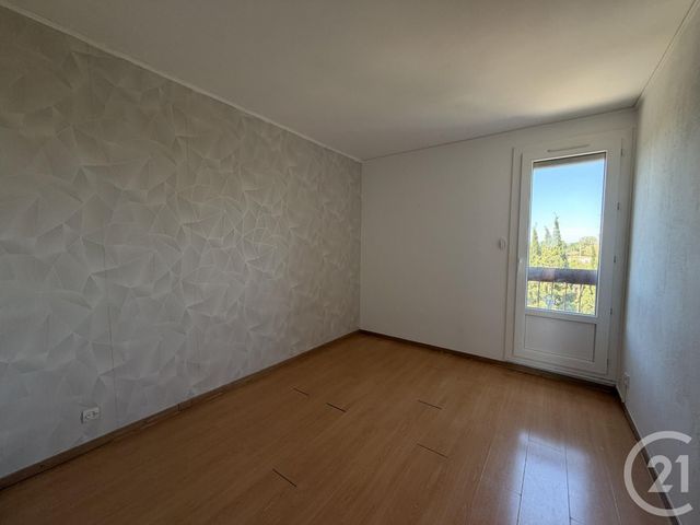 Appartement T4 &agrave; louer - 4 pi&egrave;ces - 73,40 m2 - Arles - 13 - PROVENCE-ALPES-COTE-D-AZUR
