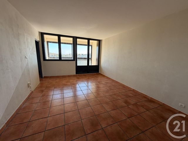 Appartement T4 &agrave; louer - 4 pi&egrave;ces - 73,40 m2 - Arles - 13 - PROVENCE-ALPES-COTE-D-AZUR
