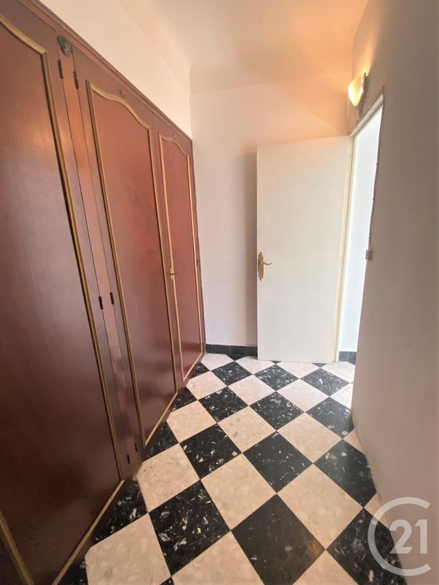 Appartement T4 &agrave; louer - 4 pi&egrave;ces - 87,17 m2 - Fourques - 30 - LANGUEDOC-ROUSSILLON