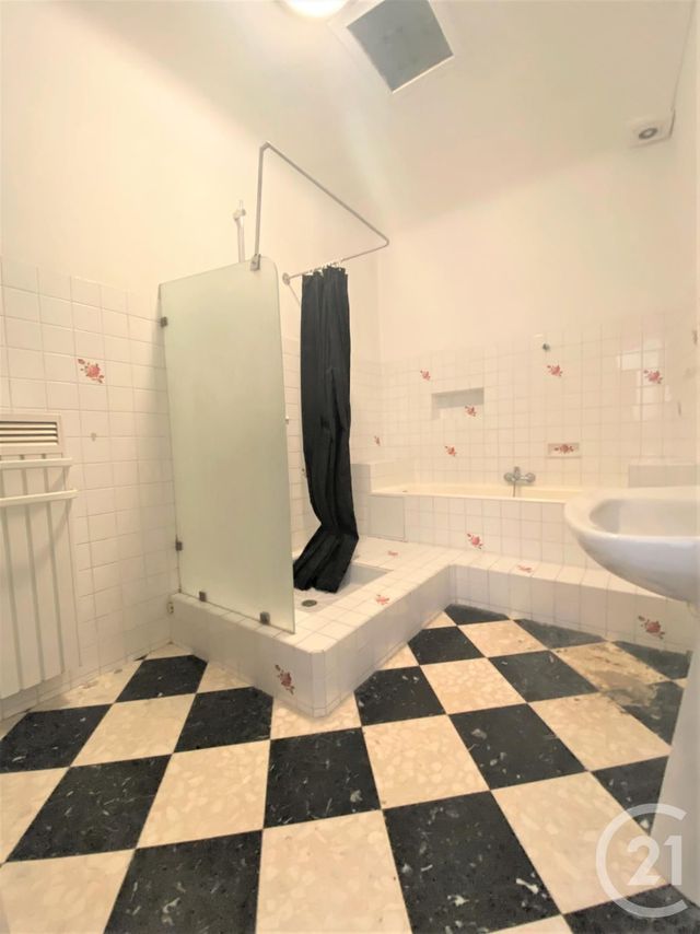 Appartement T4 &agrave; louer - 4 pi&egrave;ces - 87,17 m2 - Fourques - 30 - LANGUEDOC-ROUSSILLON