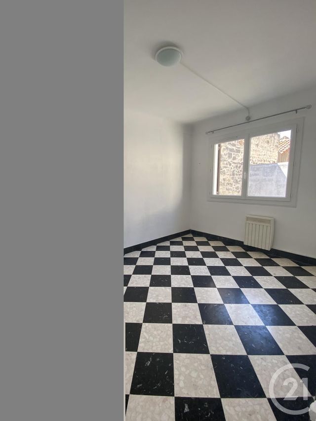 Appartement T4 &agrave; louer - 4 pi&egrave;ces - 87,17 m2 - Fourques - 30 - LANGUEDOC-ROUSSILLON