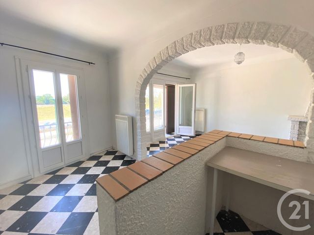 Appartement T4 &agrave; louer - 4 pi&egrave;ces - 87,17 m2 - Fourques - 30 - LANGUEDOC-ROUSSILLON