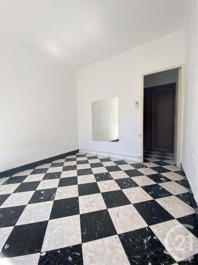 Appartement T4 &agrave; louer - 4 pi&egrave;ces - 87,17 m2 - Fourques - 30 - LANGUEDOC-ROUSSILLON