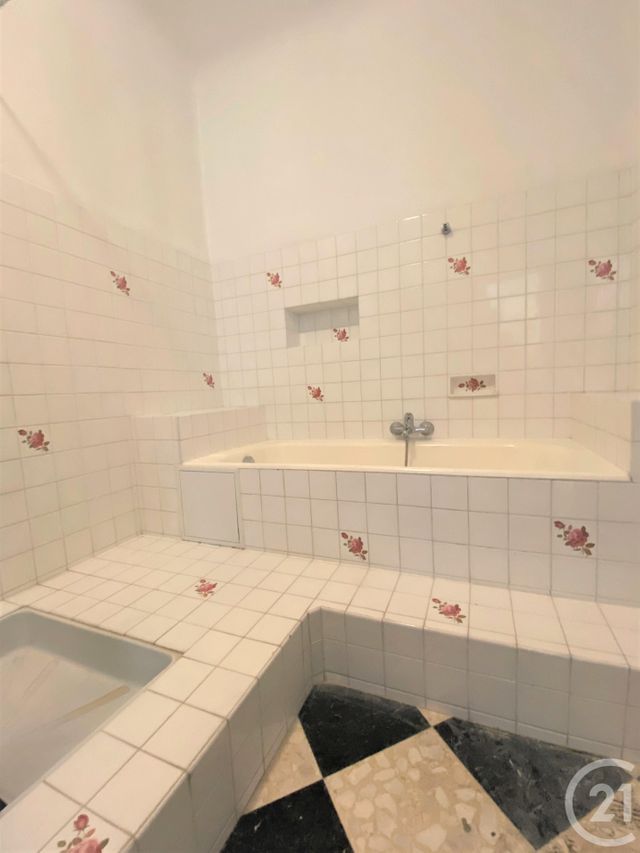 Appartement T4 &agrave; louer - 4 pi&egrave;ces - 87,17 m2 - Fourques - 30 - LANGUEDOC-ROUSSILLON