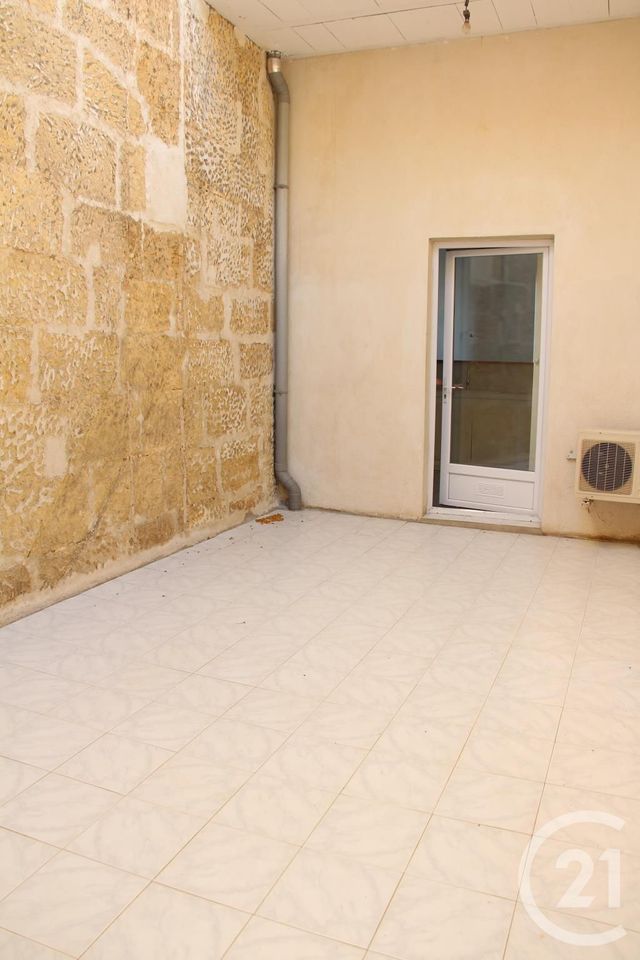 Appartement F3 &agrave; louer - 3 pi&egrave;ces - 67,40 m2 - Arles - 13 - PROVENCE-ALPES-COTE-D-AZUR