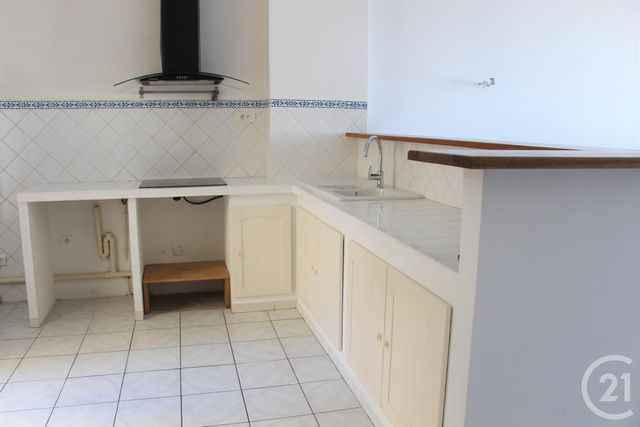 Appartement F3 &agrave; louer - 3 pi&egrave;ces - 67,40 m2 - Arles - 13 - PROVENCE-ALPES-COTE-D-AZUR