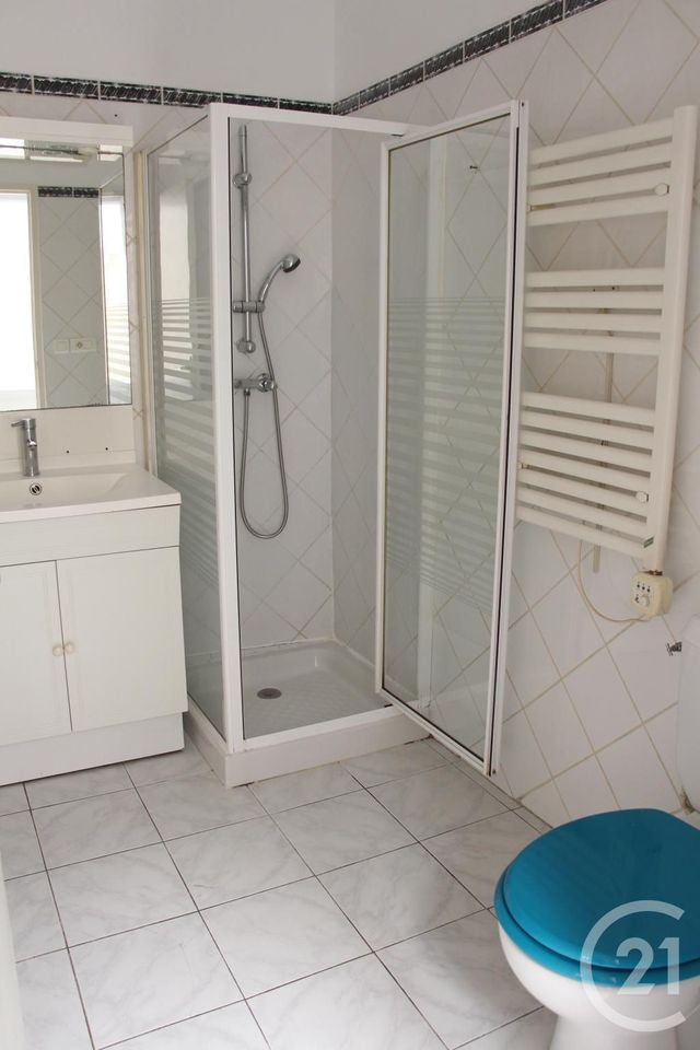 Appartement F3 &agrave; louer - 3 pi&egrave;ces - 67,40 m2 - Arles - 13 - PROVENCE-ALPES-COTE-D-AZUR